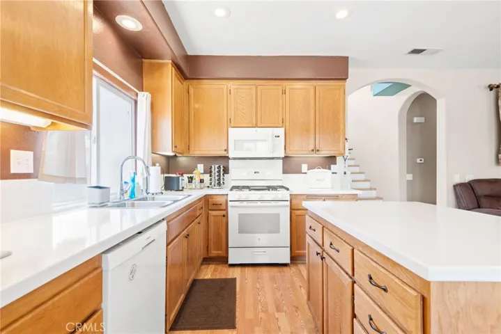 879 Glider Place, San Jacinto, California 92582