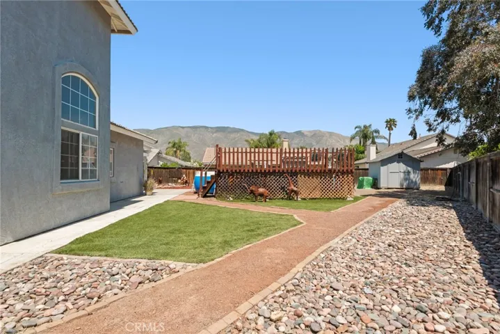 879 Glider Place, San Jacinto, California 92582