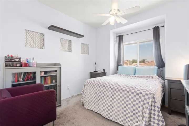 879 Glider Place, San Jacinto, California 92582