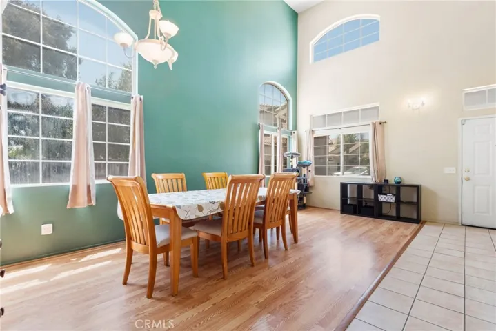 879 Glider Place, San Jacinto, California 92582