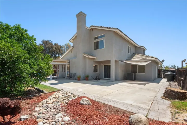 879 Glider Place, San Jacinto, California 92582