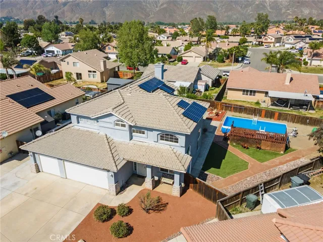 879 Glider Place, San Jacinto, California 92582
