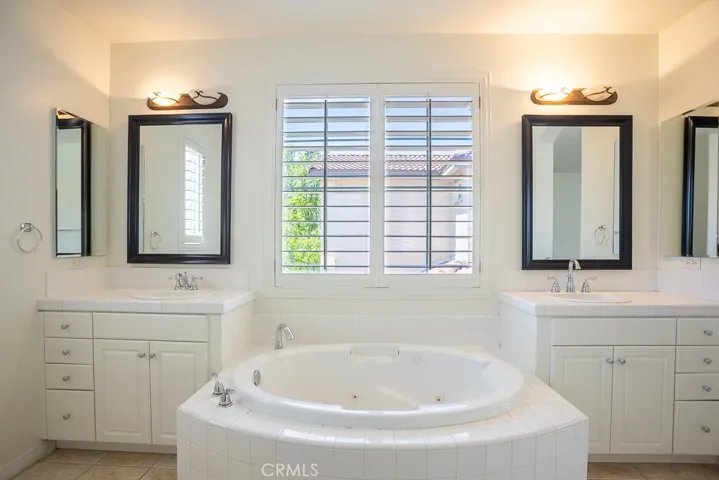 23857 Rio Rancho Way, Valencia, California 91354