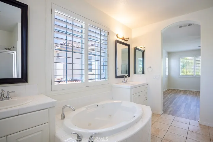 23857 Rio Rancho Way, Valencia, California 91354