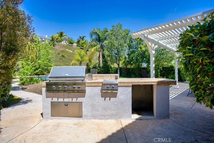 23857 Rio Rancho Way, Valencia, California 91354