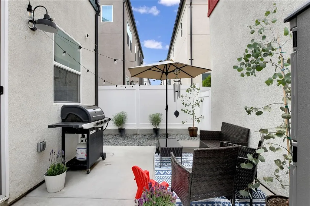 2446 E Encanto Paseo, Ontario, California 91762 home-pic-23