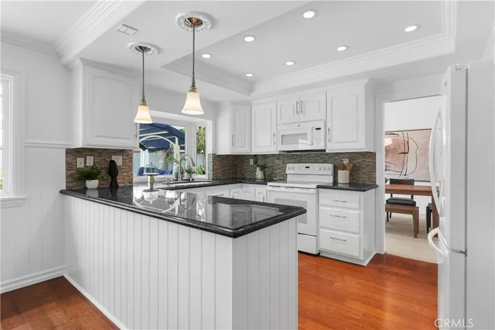  Beautifully Remodeled Kitchen