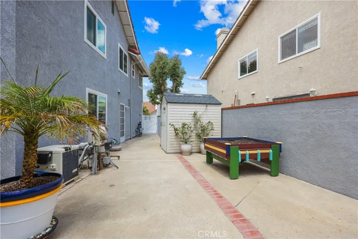 Shed on large side yard is included