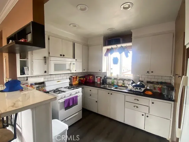2nd unit Kitchen area