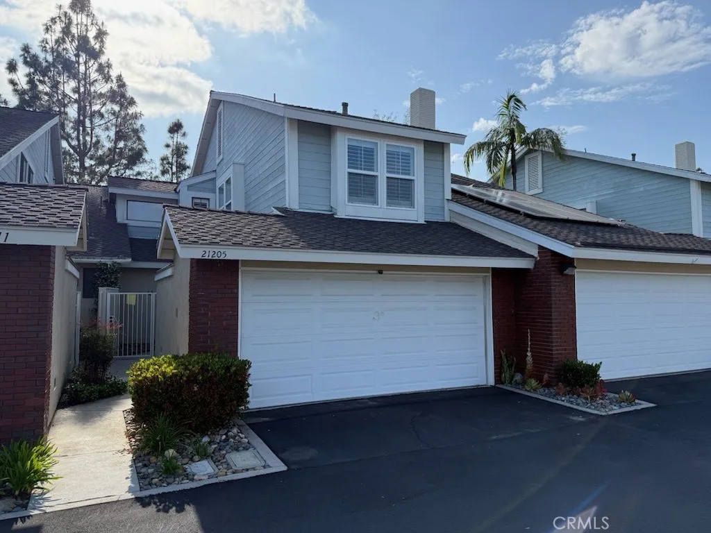 21205 Serra 42, Lake Forest, California 92630, 2 Bedrooms Bedrooms, ,3 BathroomsBathrooms,Residential,For Sale,Serra,IG25094755