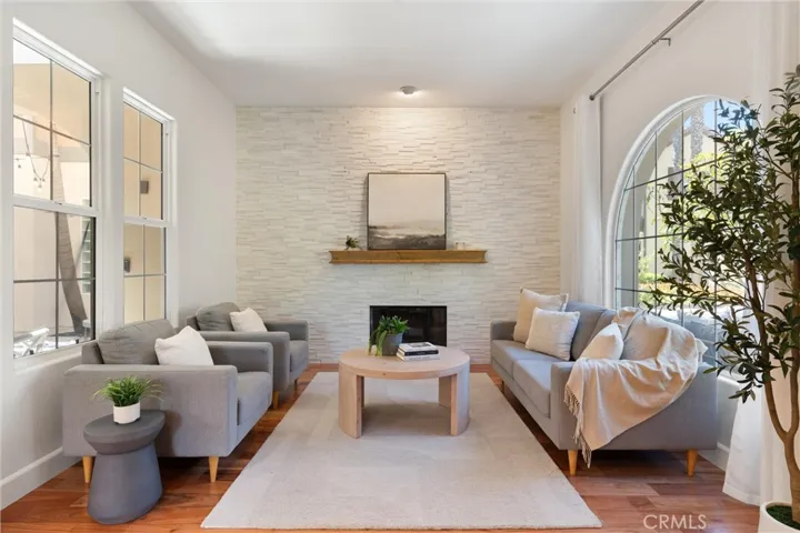 21247 Ronda Circle, Huntington Beach, California 92648