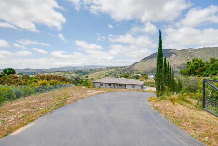 2918 Vista Del Rio, Fallbrook, California 92028