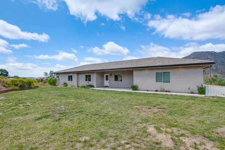 2918 Vista Del Rio, Fallbrook, California 92028