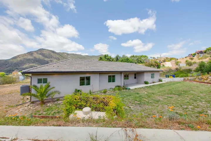 2918 Vista Del Rio, Fallbrook, California 92028