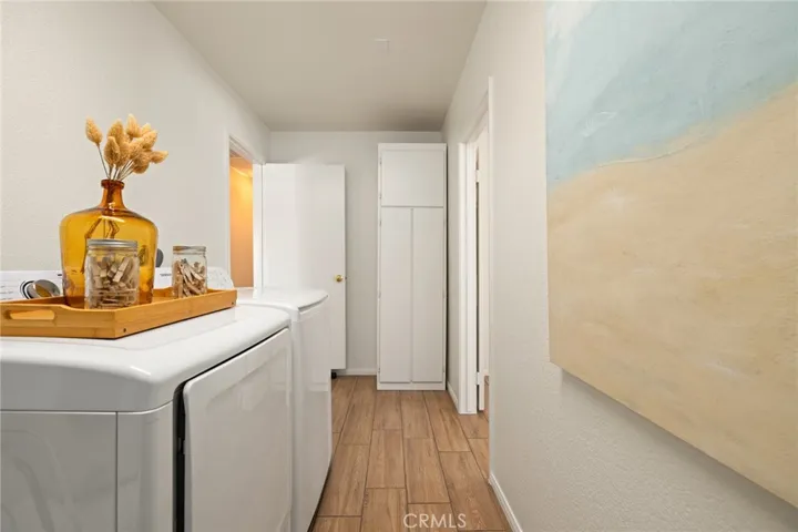 Laundry room/hallway