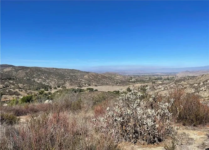 7 Martin Road, Hemet, California 92544