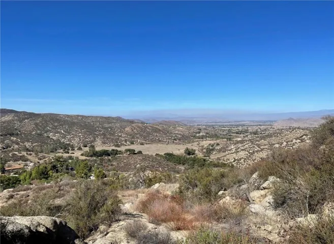 7 Martin Road, Hemet, California 92544