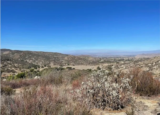 7 Martin Road, Hemet, California 92544