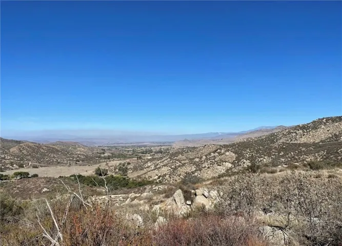 7 Martin Road, Hemet, California 92544