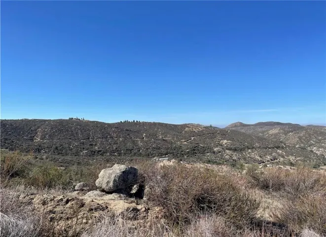 7 Martin Road, Hemet, California 92544