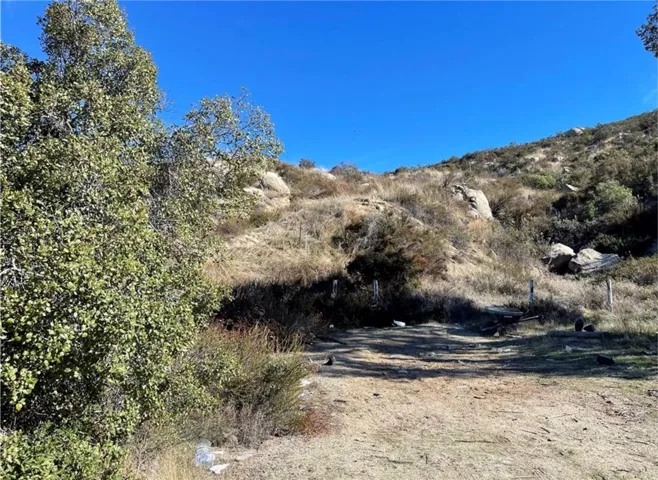 7 Martin Road, Hemet, California 92544