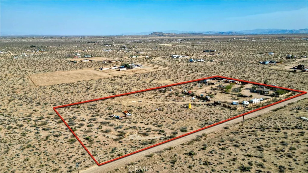 1919 Acoma Trail, Landers, California 92285 home-pic-54