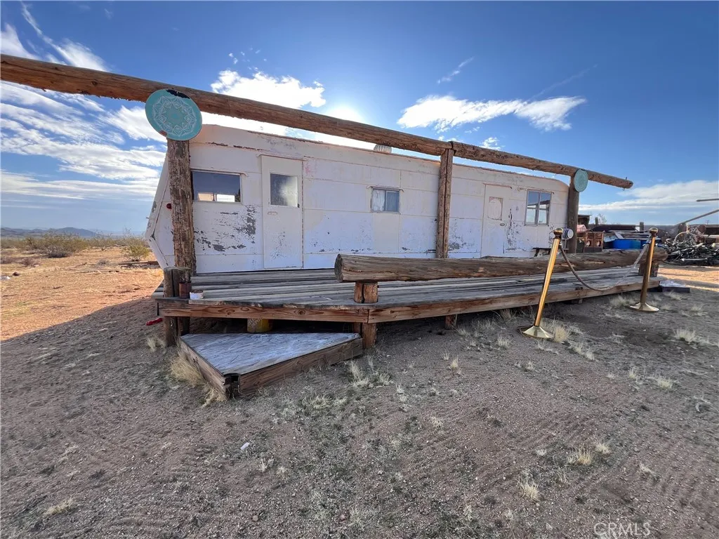 1919 Acoma Trail, Landers, California 92285 home-pic-44