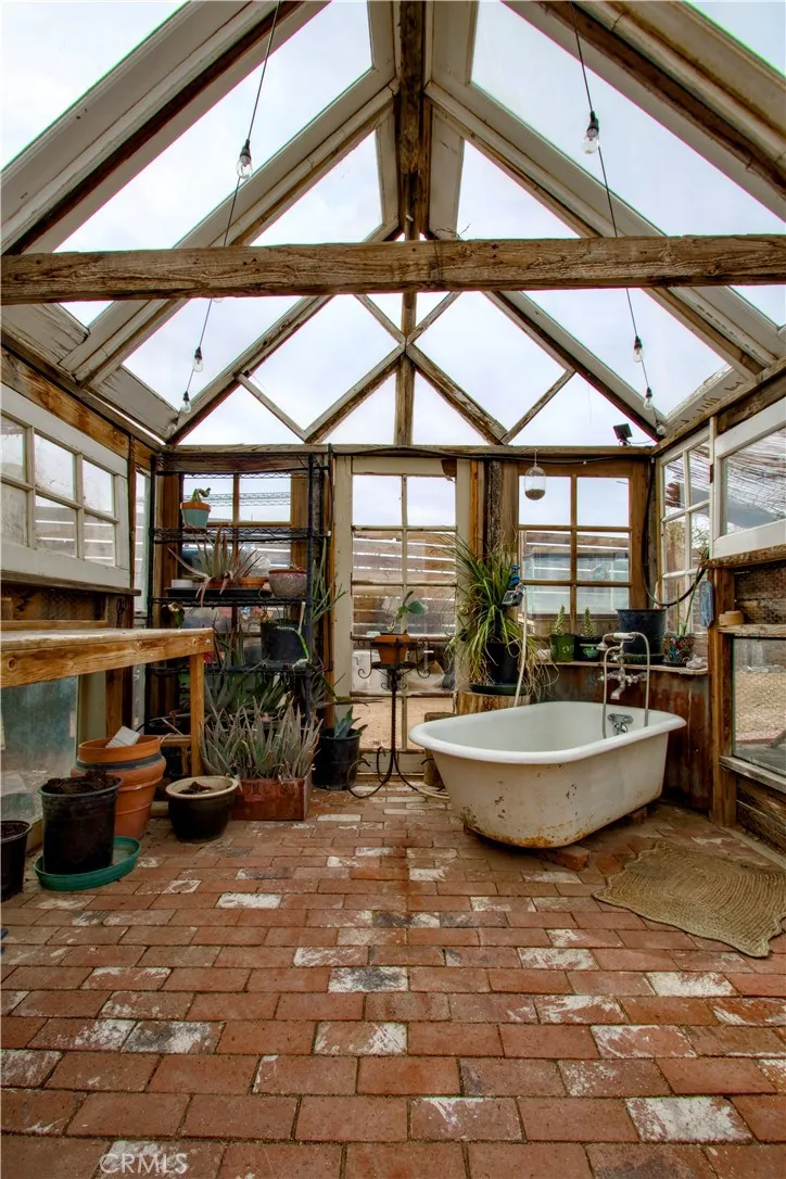 1919 Acoma Trail, Landers, California 92285 home-pic-26