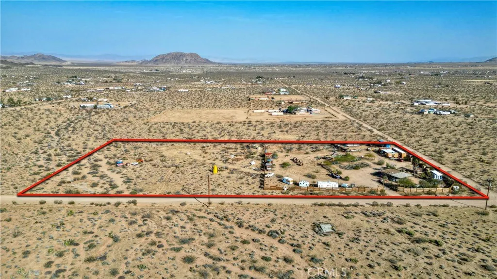 1919 Acoma Trail, Landers, California 92285 home-pic-47
