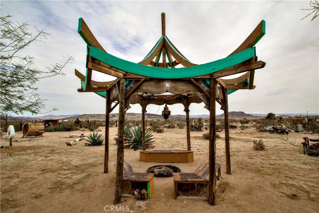 1919 Acoma Trail, Landers, California 92285 home-pic-0
