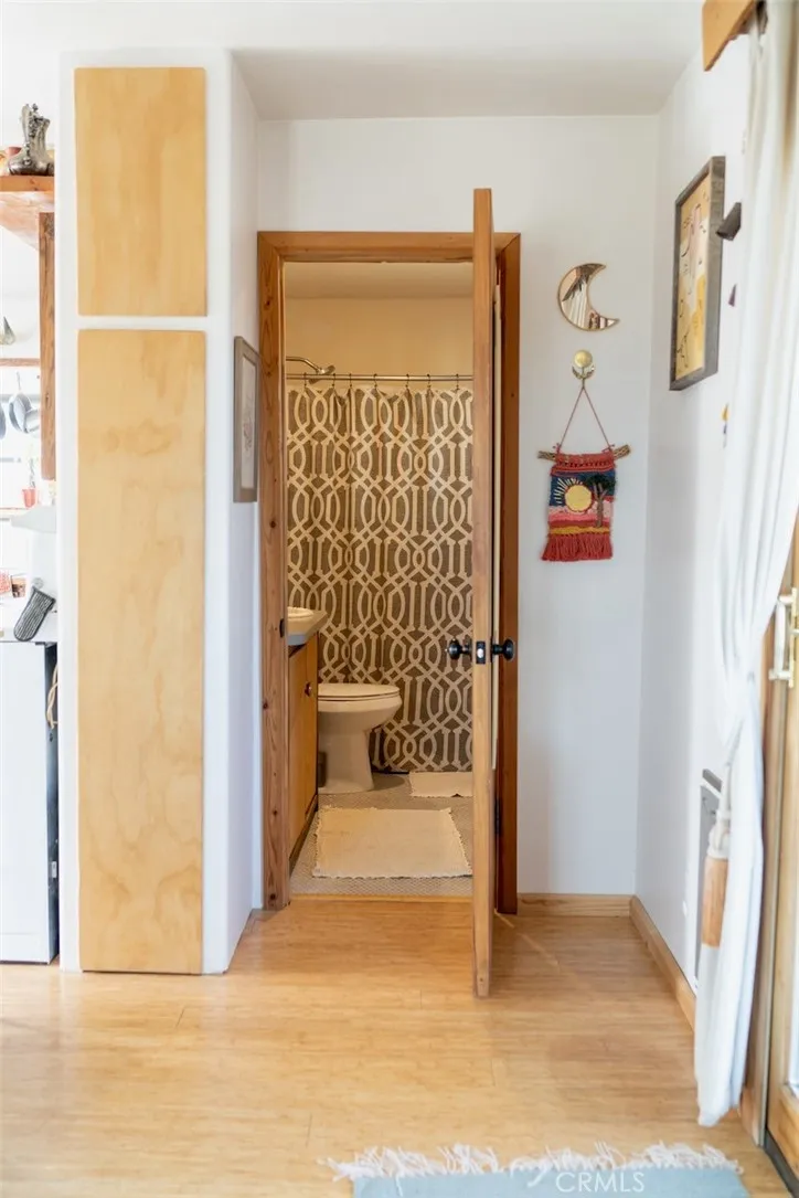 1919 Acoma Trail, Landers, California 92285 home-pic-12