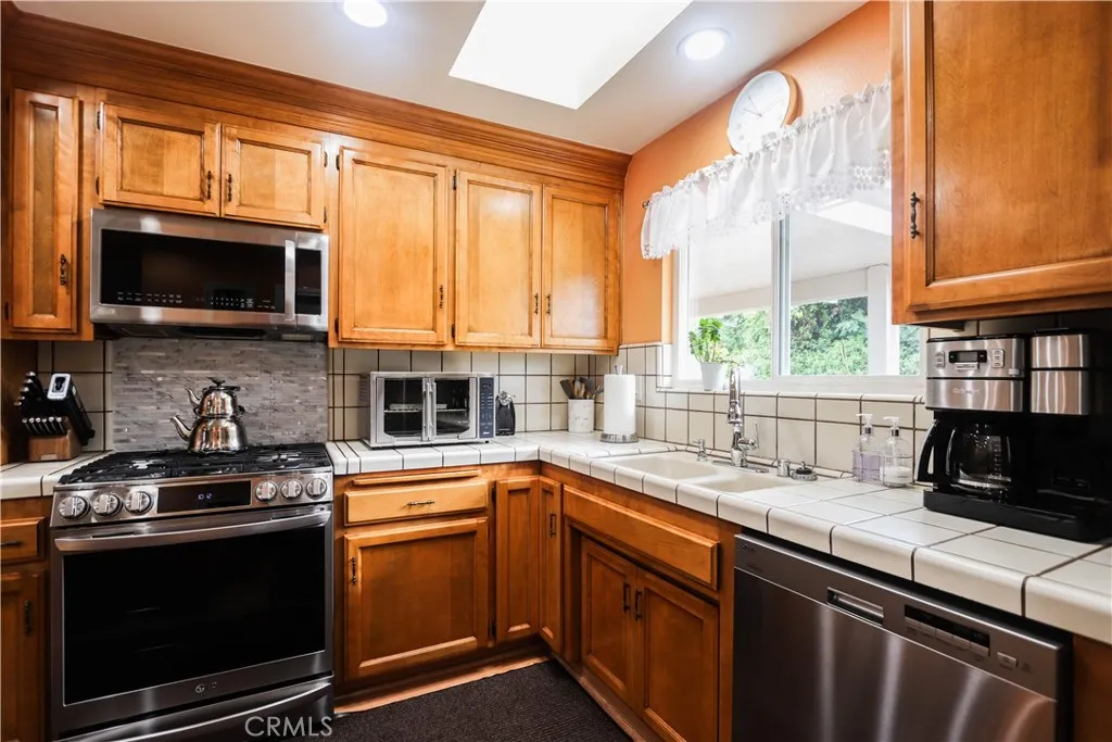 904 Jade Circle, Placentia, California 92870 home-pic-18