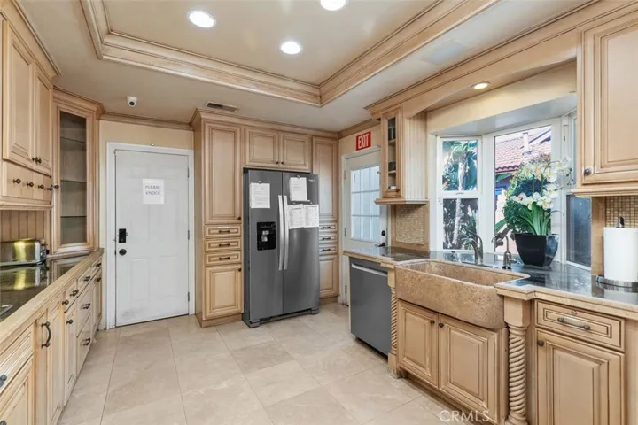 206 W Sierra Drive, Santa Ana, California 92707