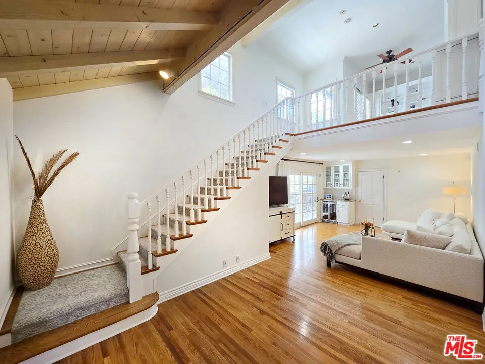 3690 Crownridge Drive, Sherman Oaks, California 91403 home-pic-22