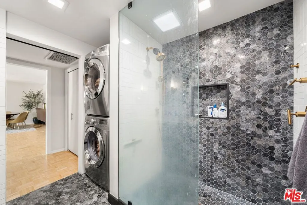 7949 Selma Avenue 18, Los Angeles, California 90046 home-pic-10