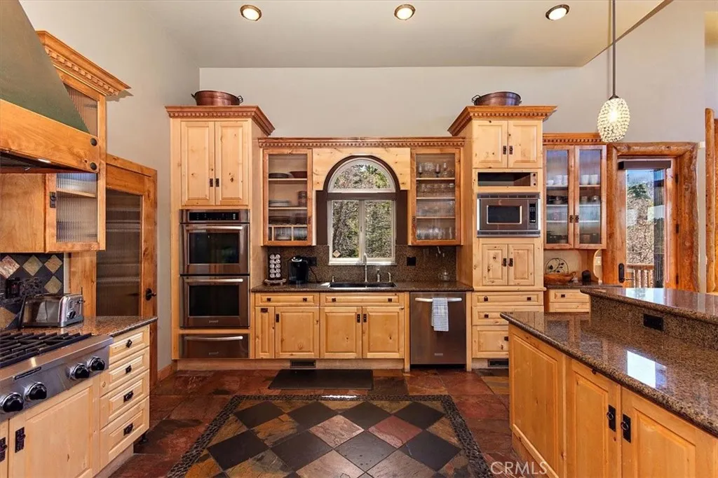 43653 Colusa Drive, Big Bear Lake, California 92315 home-pic-13
