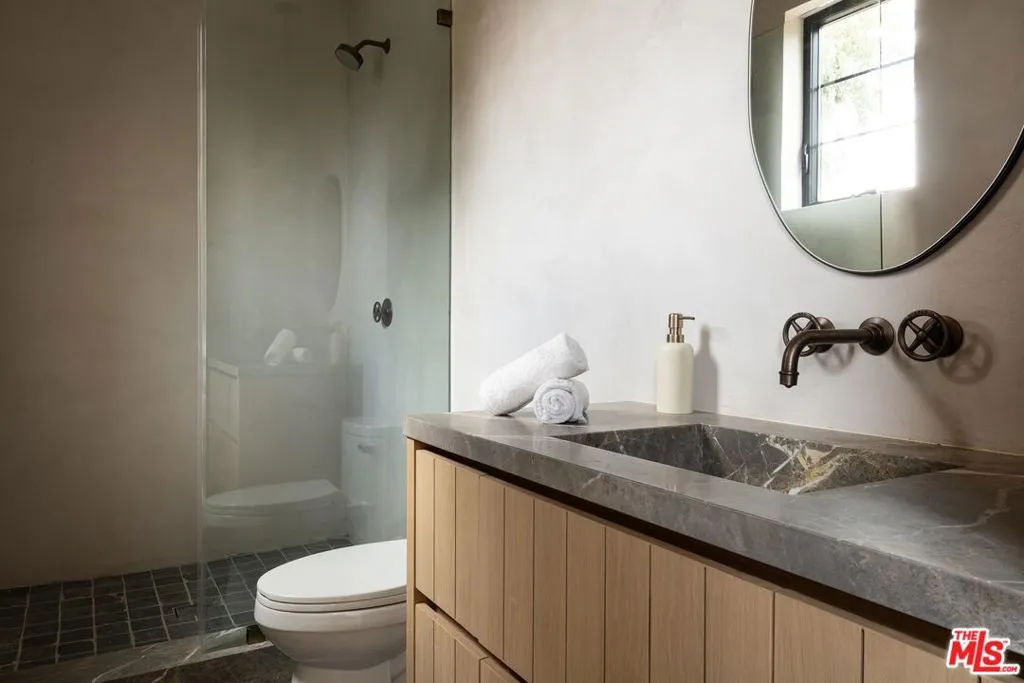 11746 La Maida Street, Valley Village, California 91607 home-pic-47