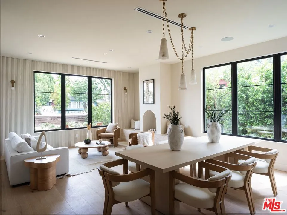 11746 La Maida Street, Valley Village, California 91607 home-pic-5