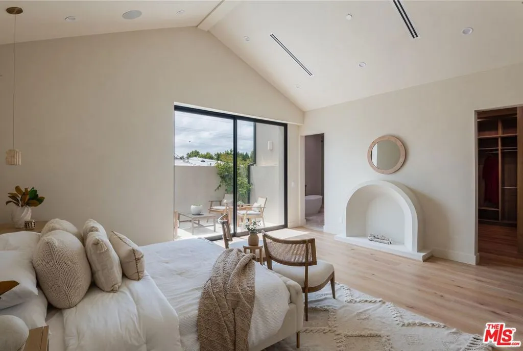 11746 La Maida Street, Valley Village, California 91607 home-pic-28