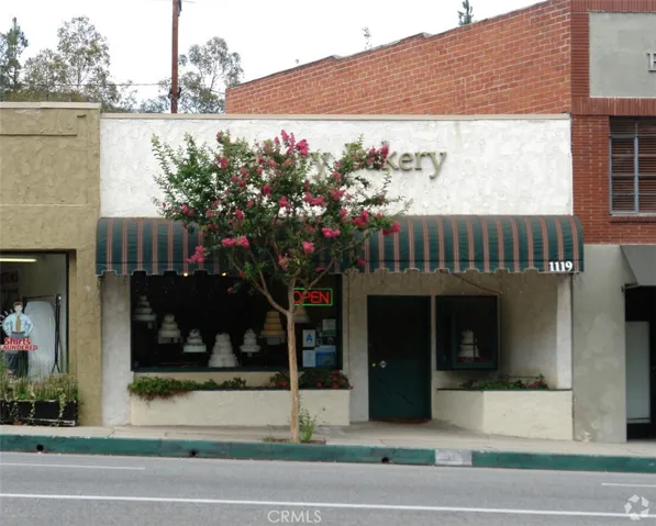 1119 Foothill Boulevard, La Canada Flintridge, California 91011