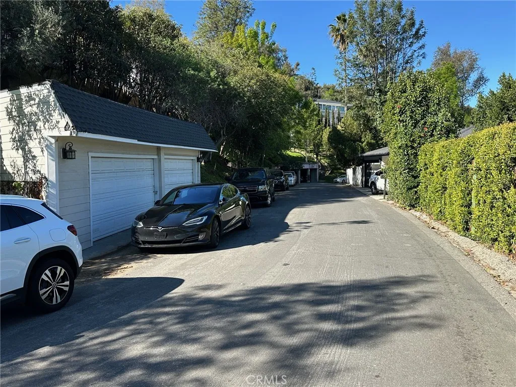 3907 Fredonia Drive, Los Angeles, California 90068 home-pic-4