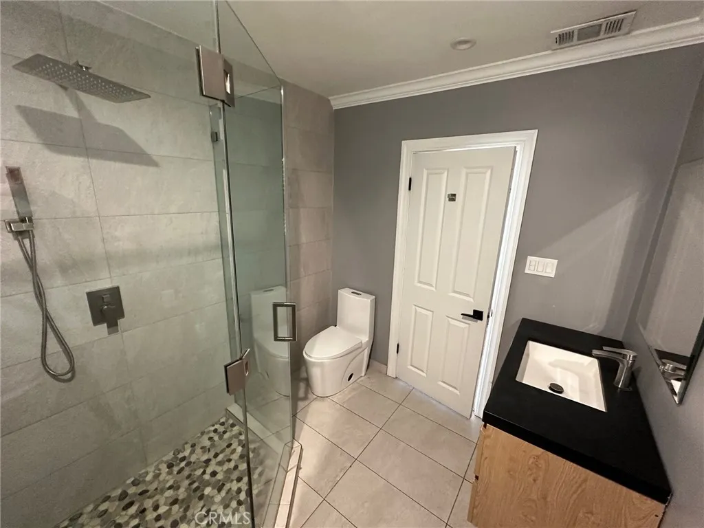 3907 Fredonia Drive, Los Angeles, California 90068 home-pic-36