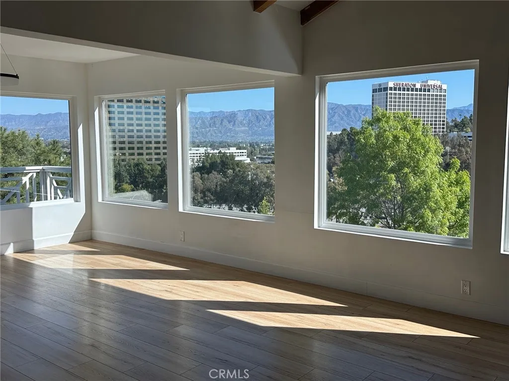 3907 Fredonia Drive, Los Angeles, California 90068 home-pic-32