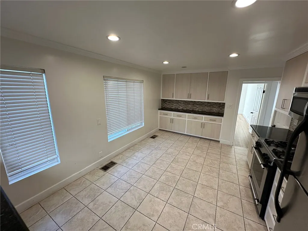 3907 Fredonia Drive, Los Angeles, California 90068 home-pic-10