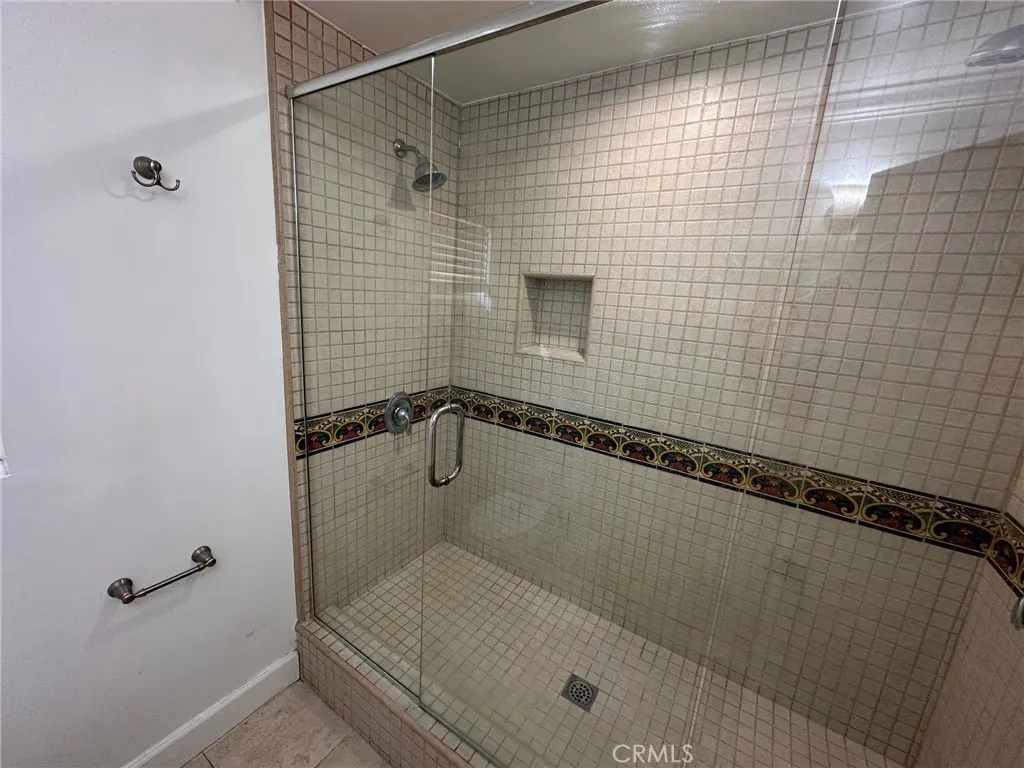 3907 Fredonia Drive, Los Angeles, California 90068 home-pic-14
