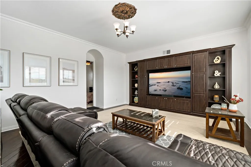 16423 Village Meadow Drive, Riverside, California 92503 home-pic-24