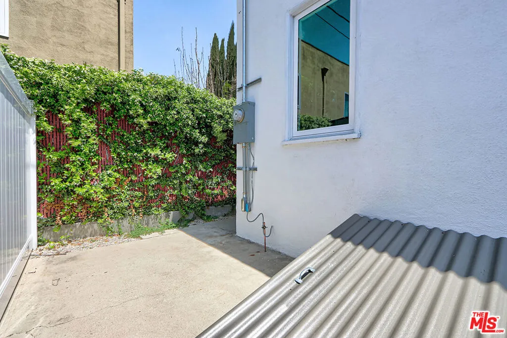 2813 12th Avenue, Los Angeles, California 90018 home-pic-34