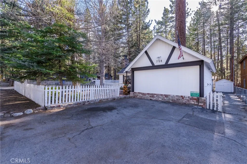 758 Elm Street, Big Bear Lake, California 92315 home-pic-34