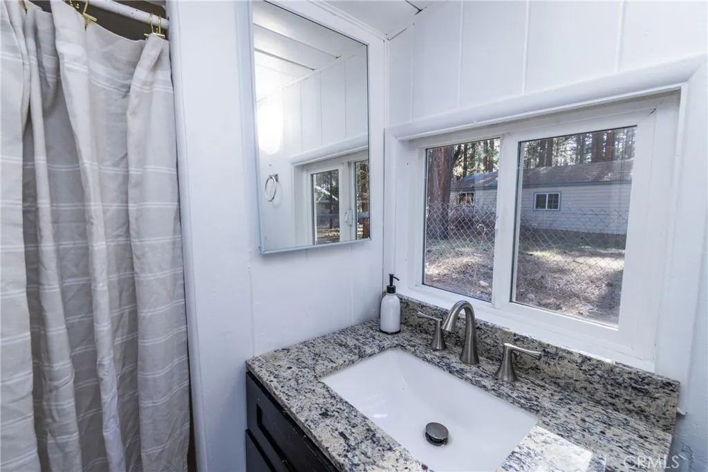758 Elm Street, Big Bear Lake, California 92315 home-pic-38