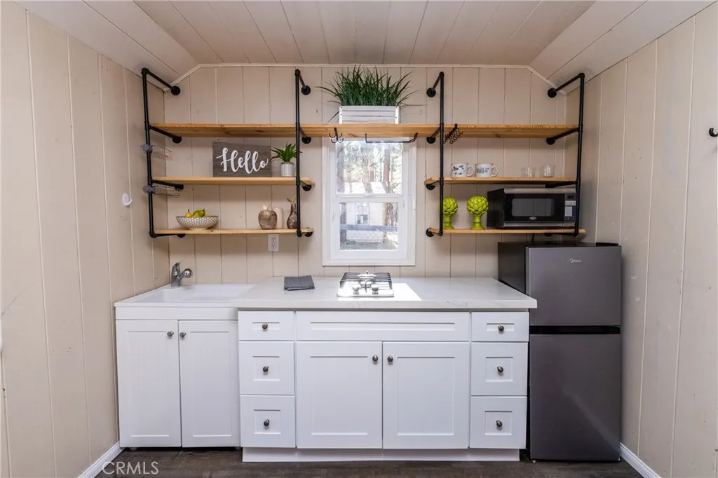 758 Elm Street, Big Bear Lake, California 92315 home-pic-24